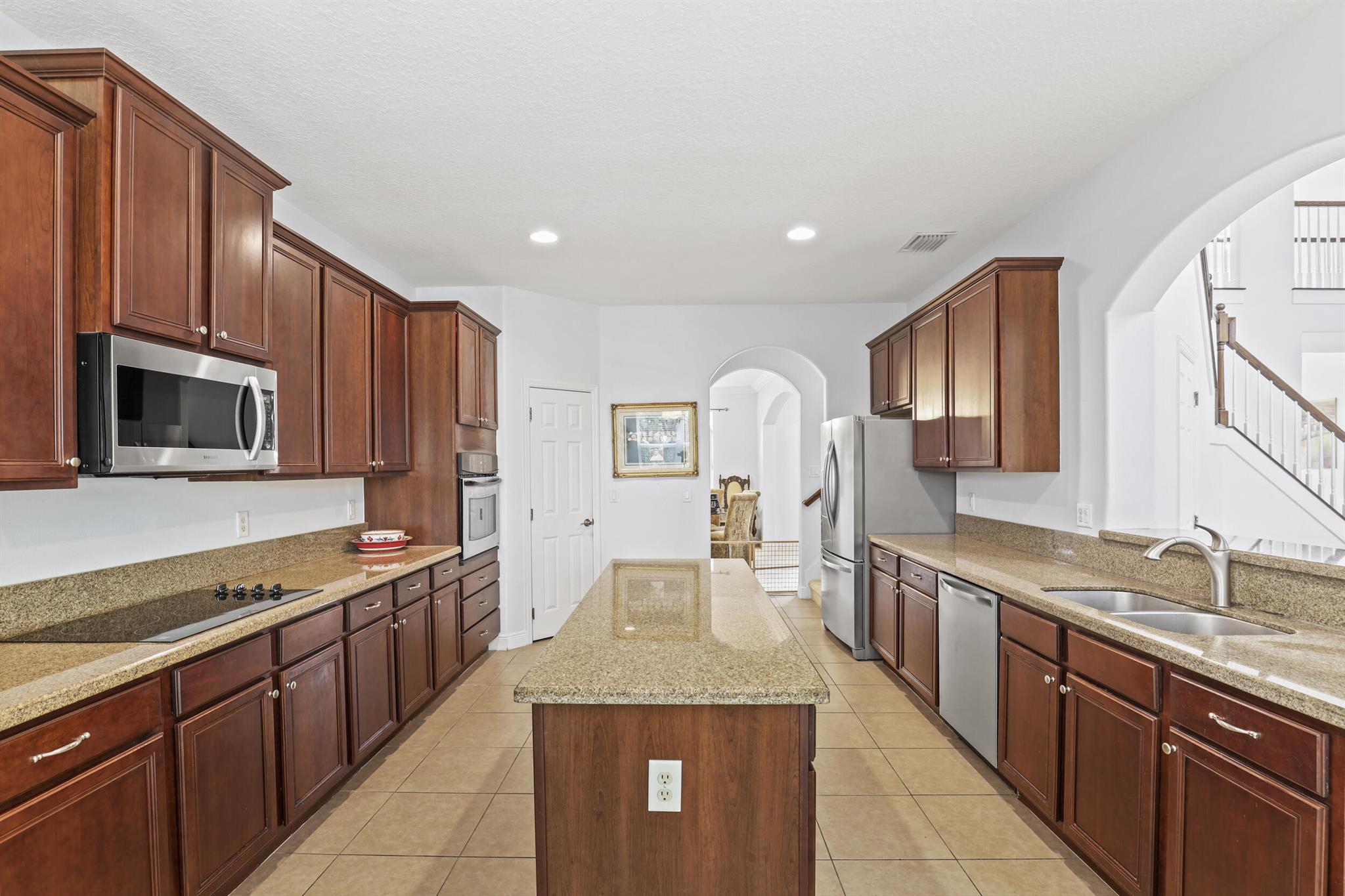 LAKE TUSCANY - Residential