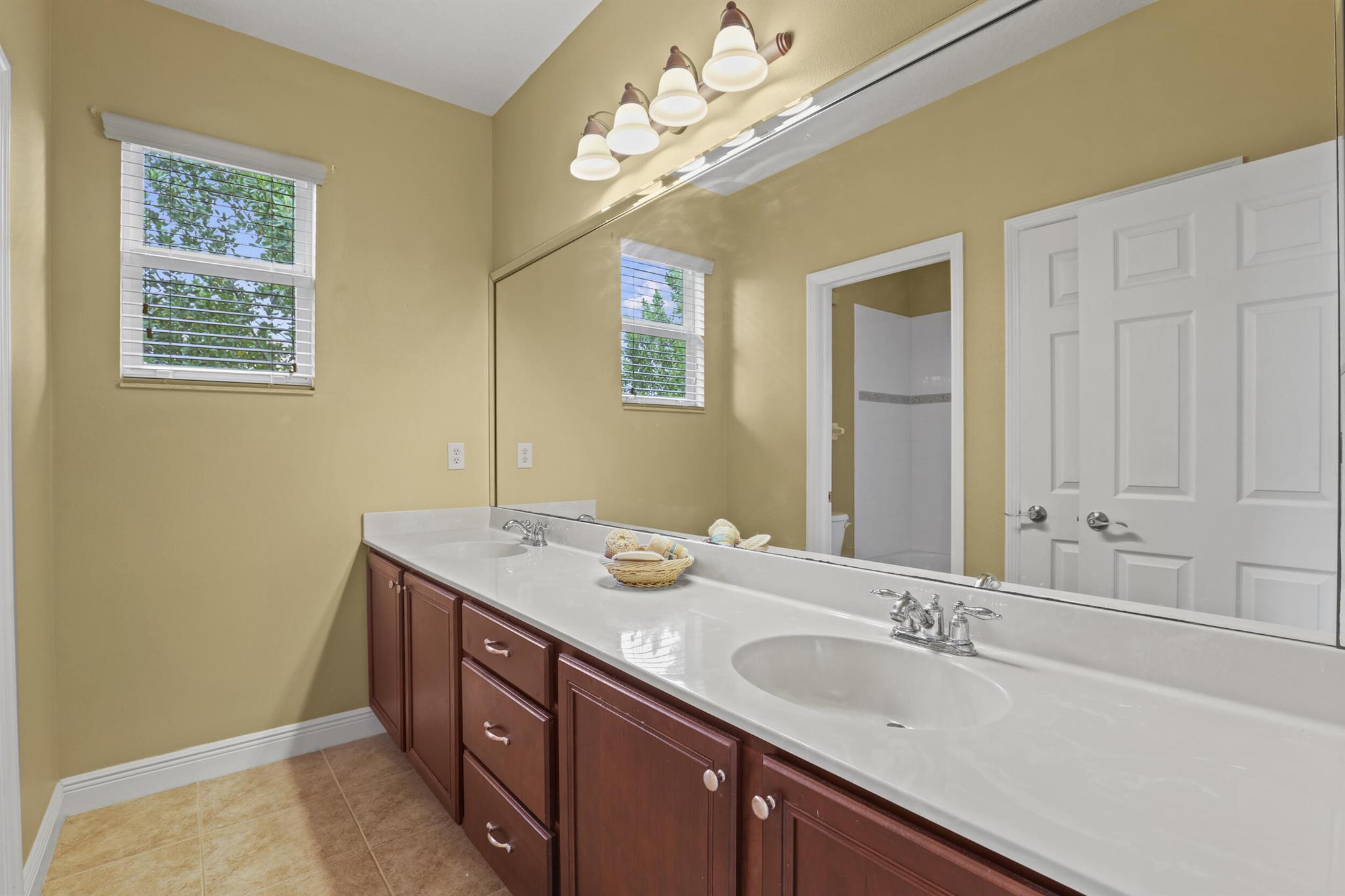 LAKE TUSCANY - Residential