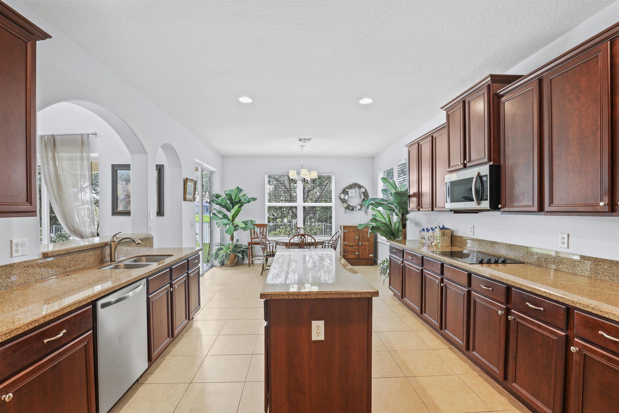 LAKE TUSCANY - Residential