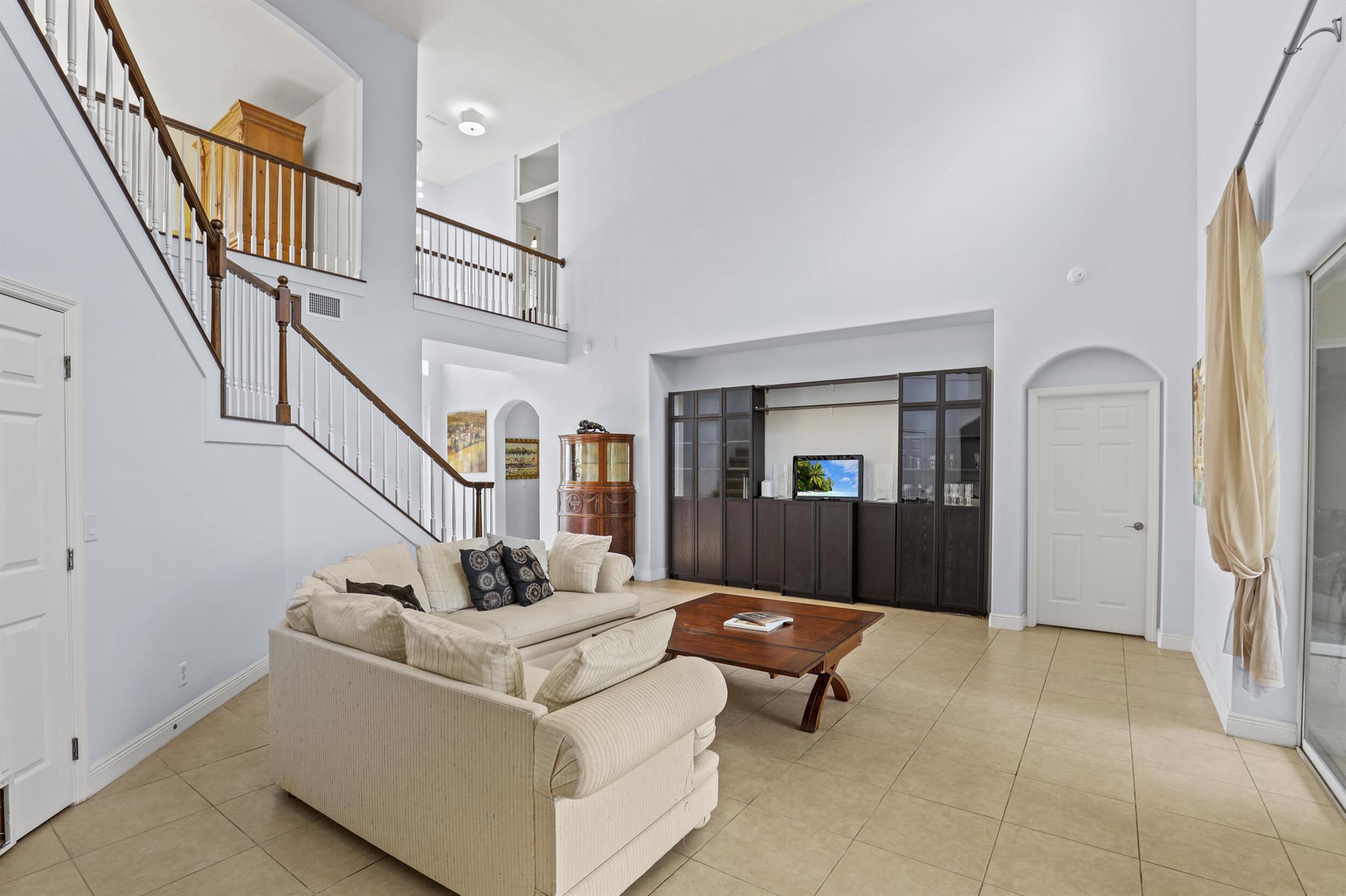 LAKE TUSCANY - Residential