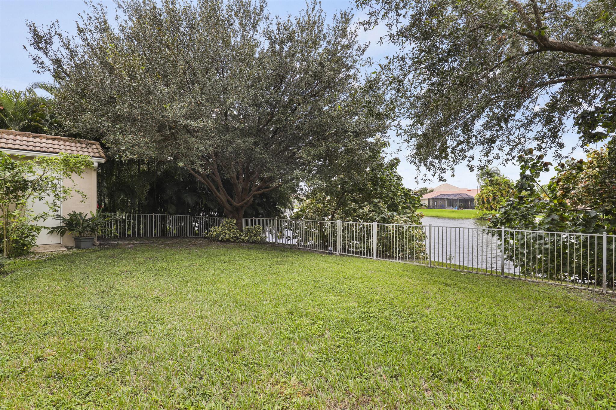 LAKE TUSCANY - Residential