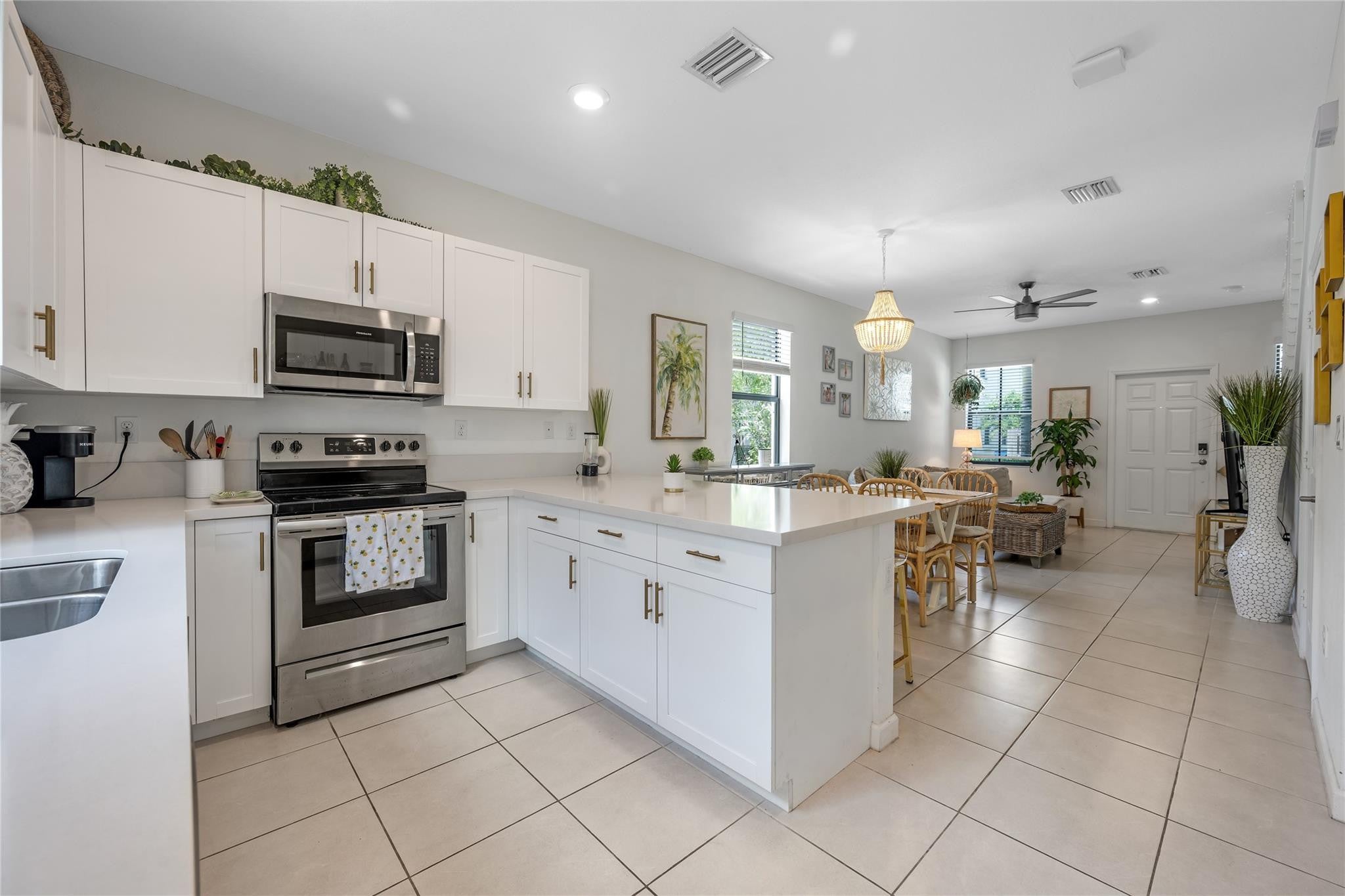 1622 SW 28TH Court