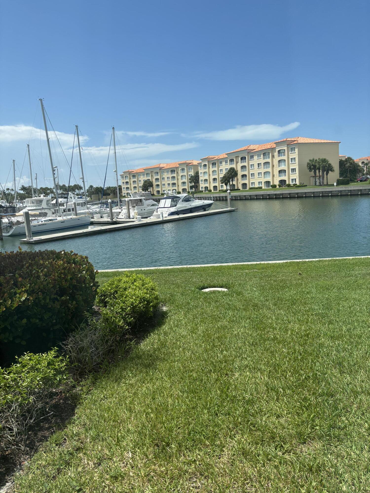 HARBOUR ISLE AT HUTCHINSO - Residential Lease