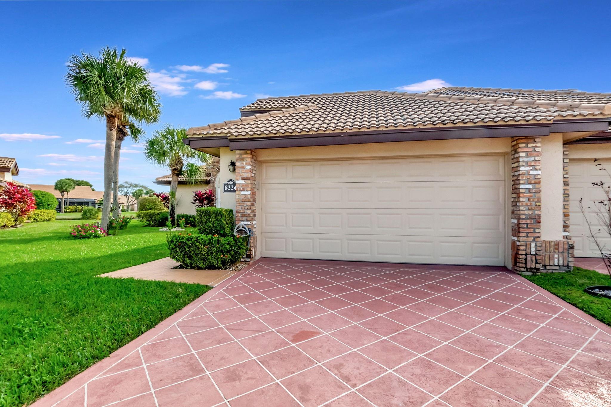 8224 Cassia Dr