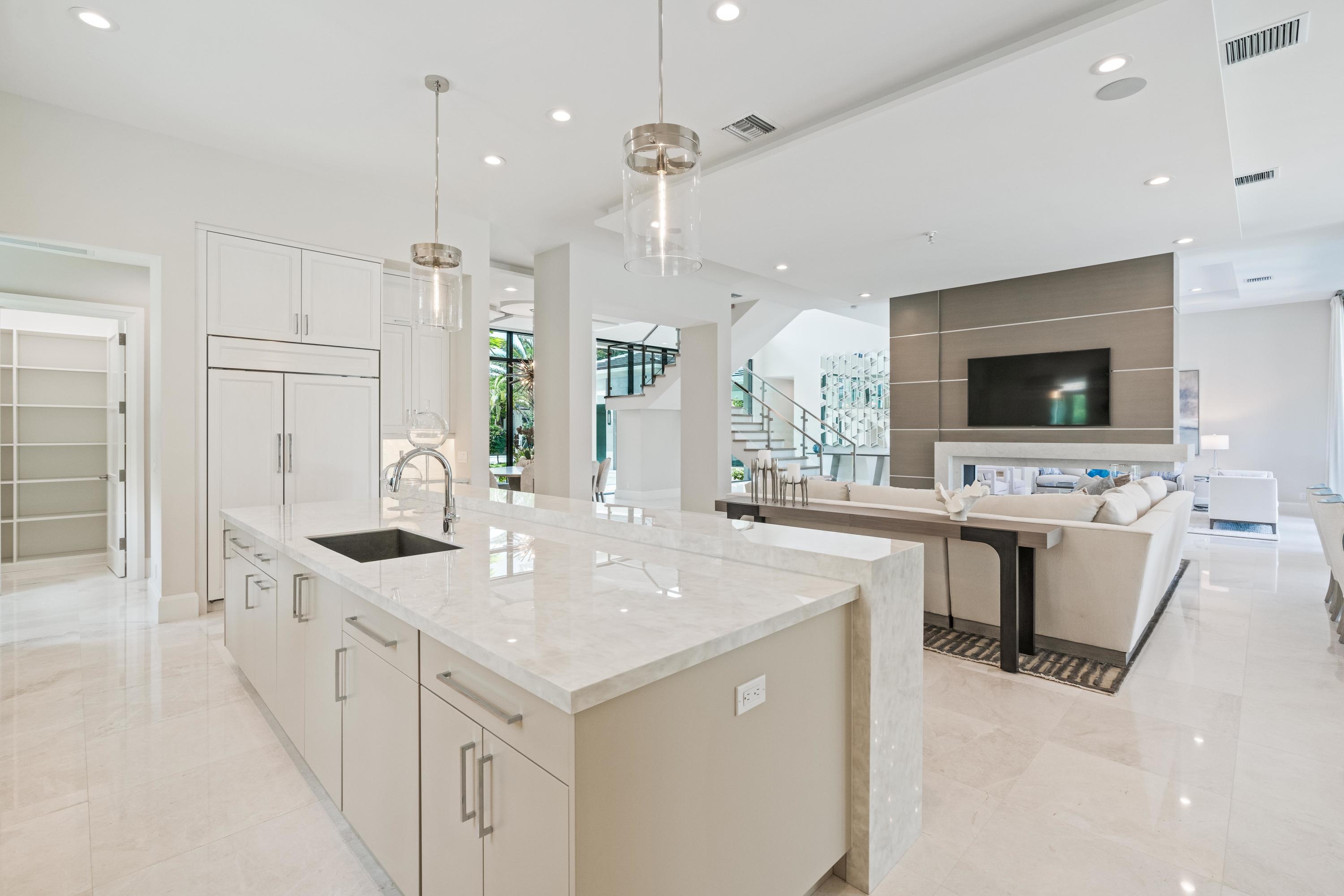 ADMIRALS COVE - Residential