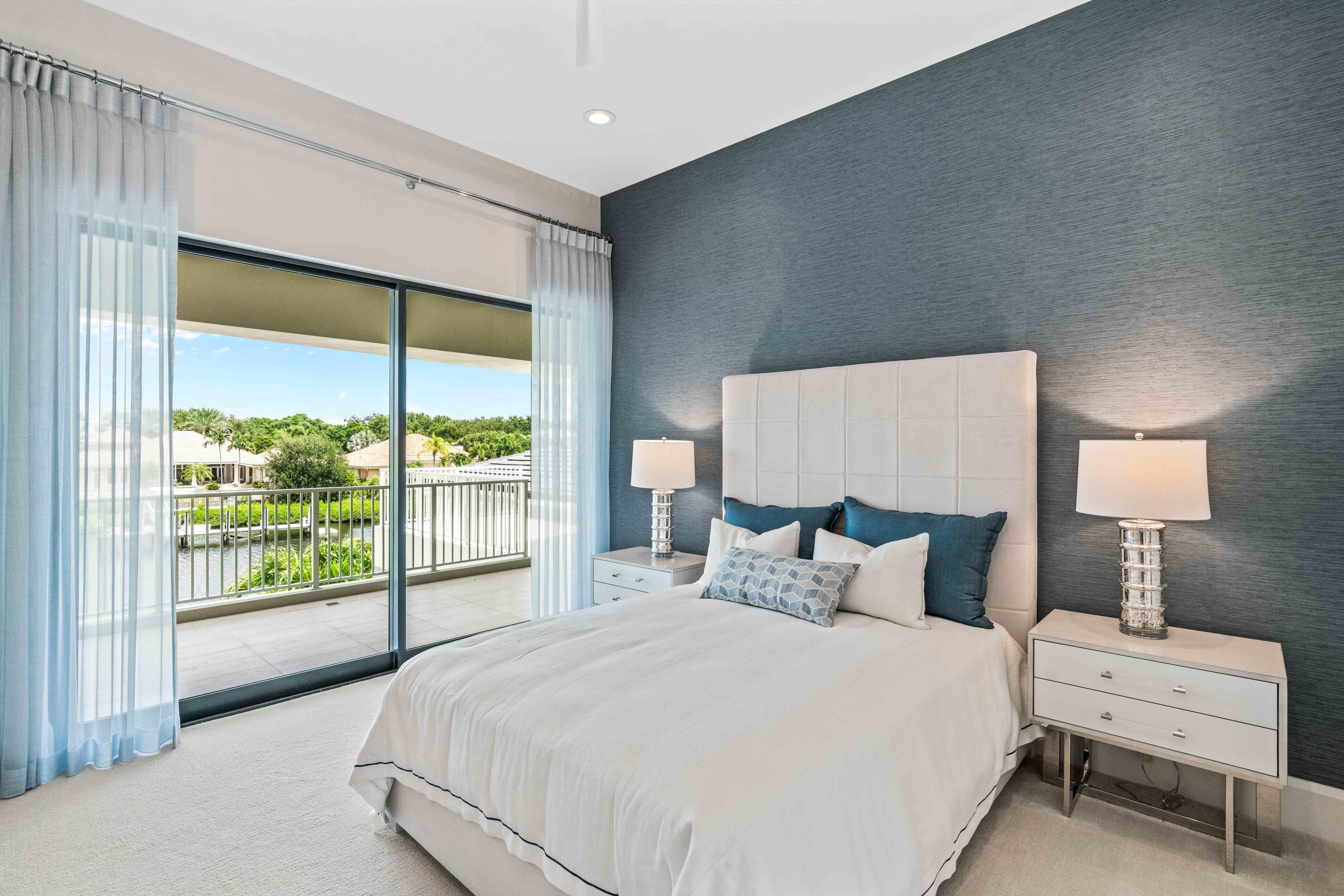 ADMIRALS COVE - Residential