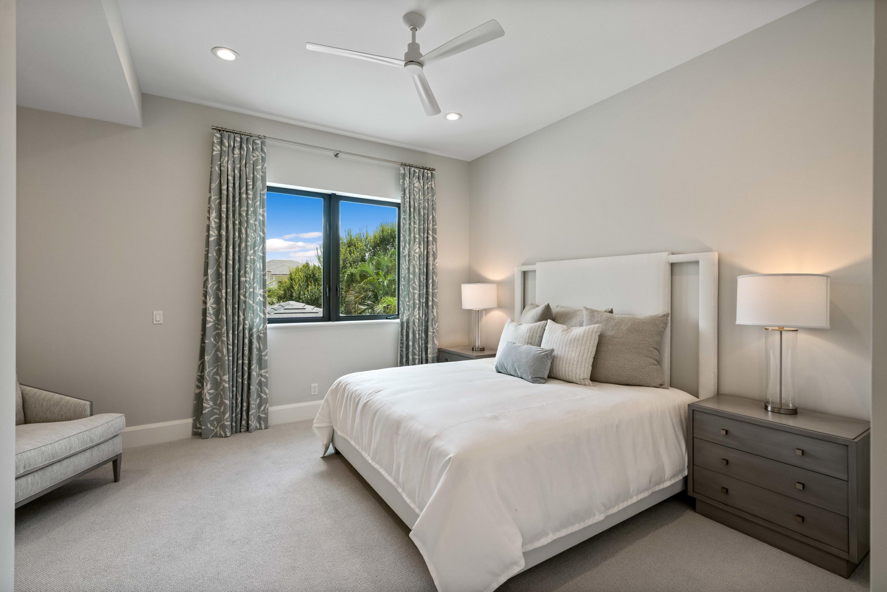 ADMIRALS COVE - Residential