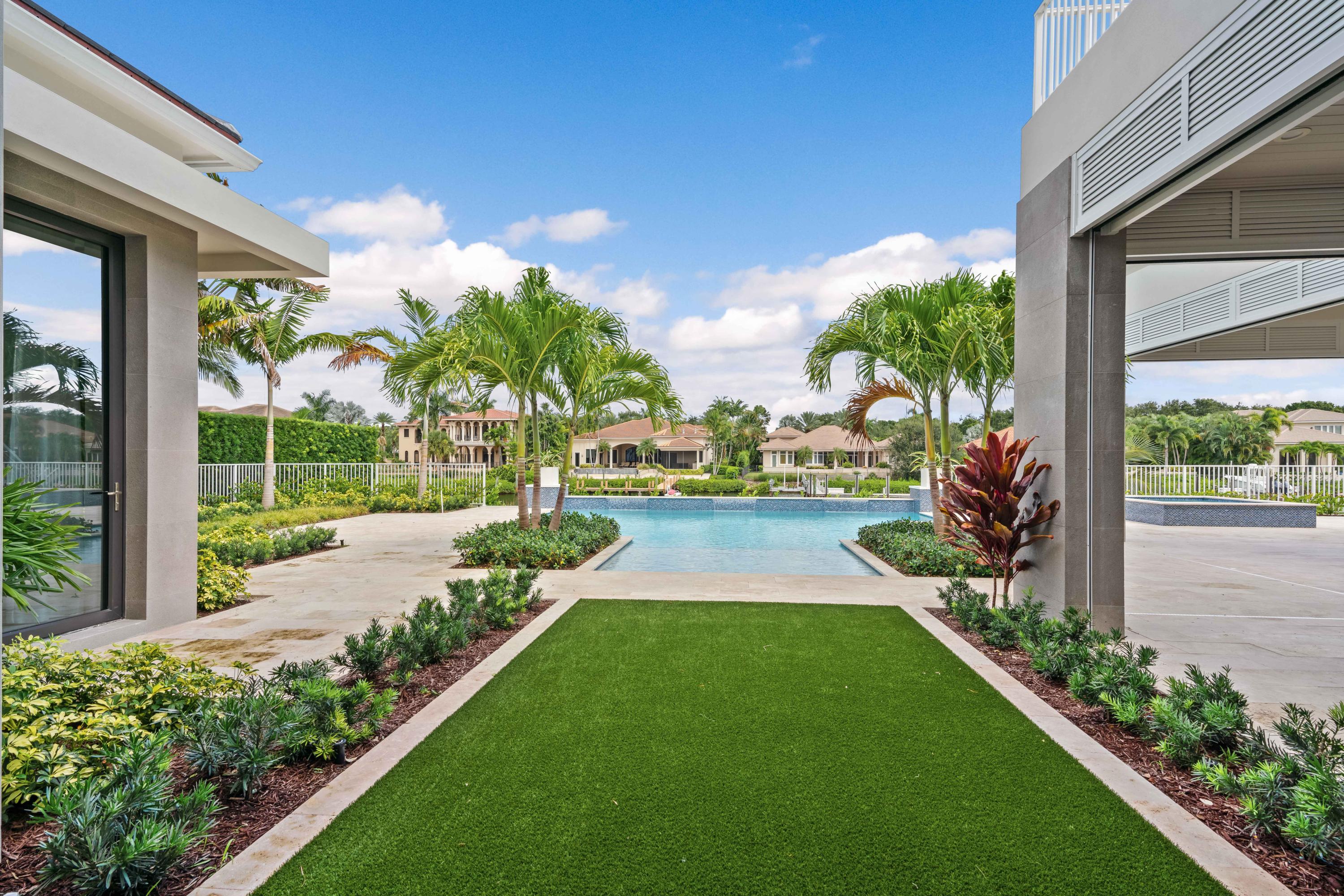 ADMIRALS COVE - Residential