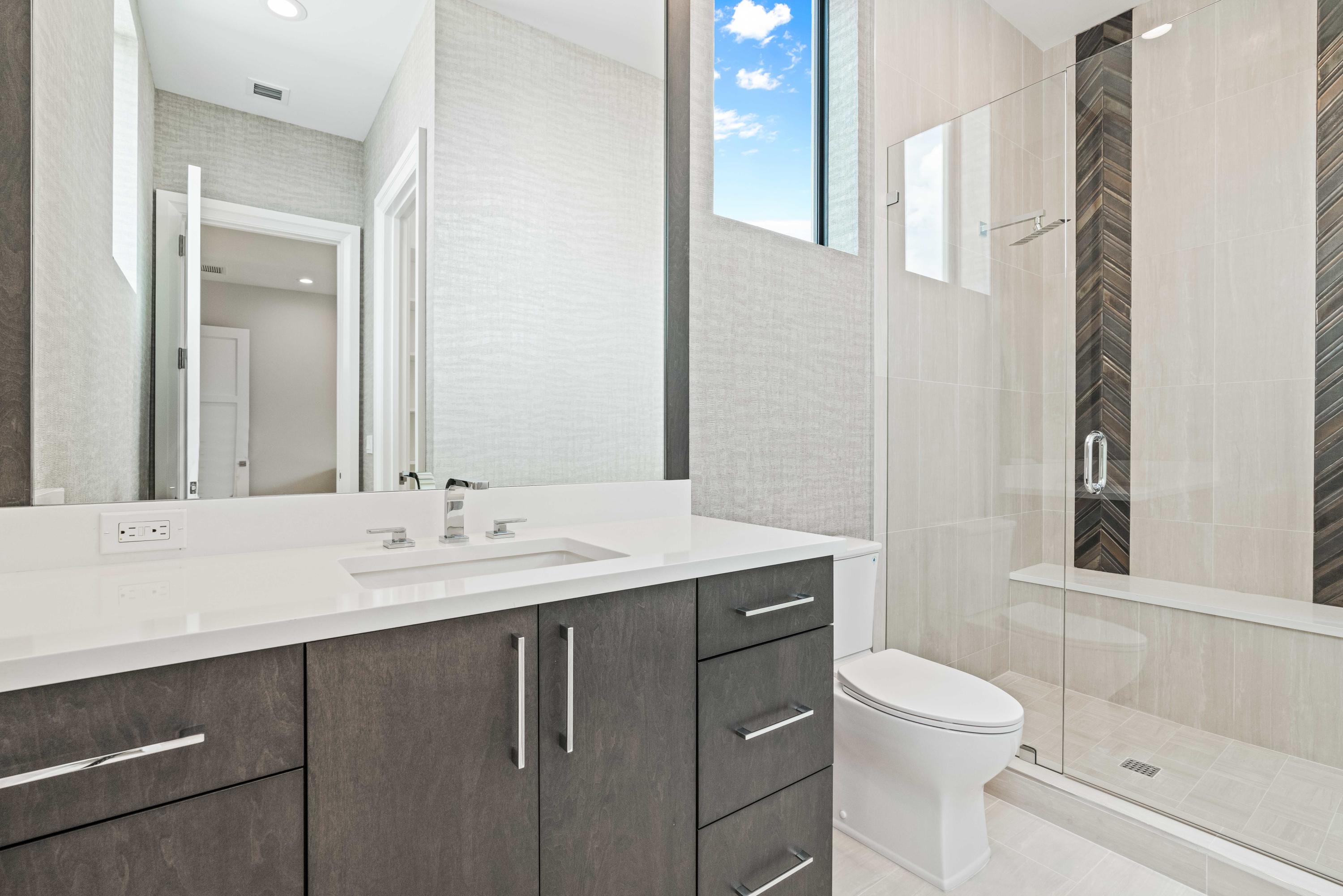 ADMIRALS COVE - Residential