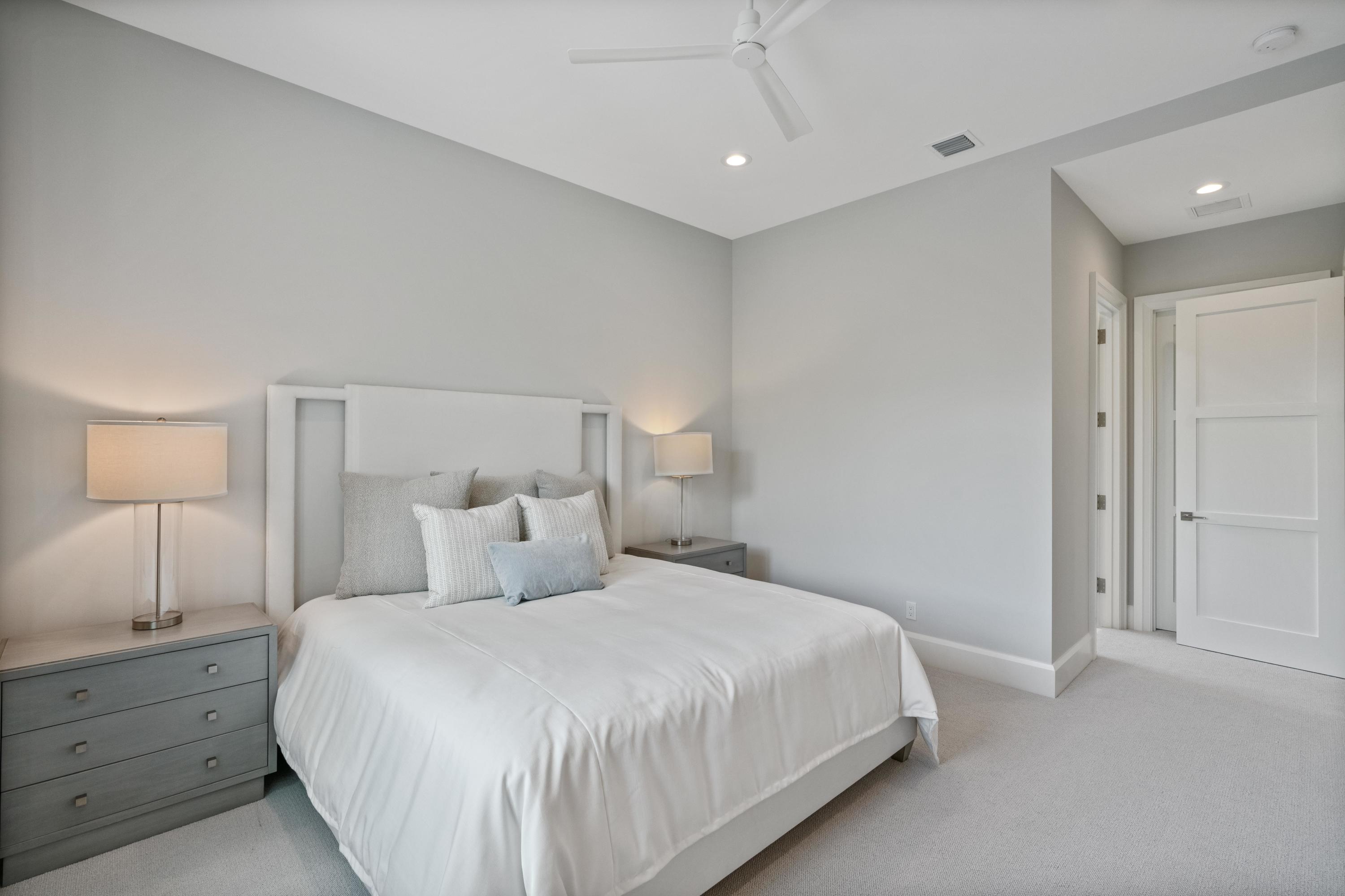 ADMIRALS COVE - Residential