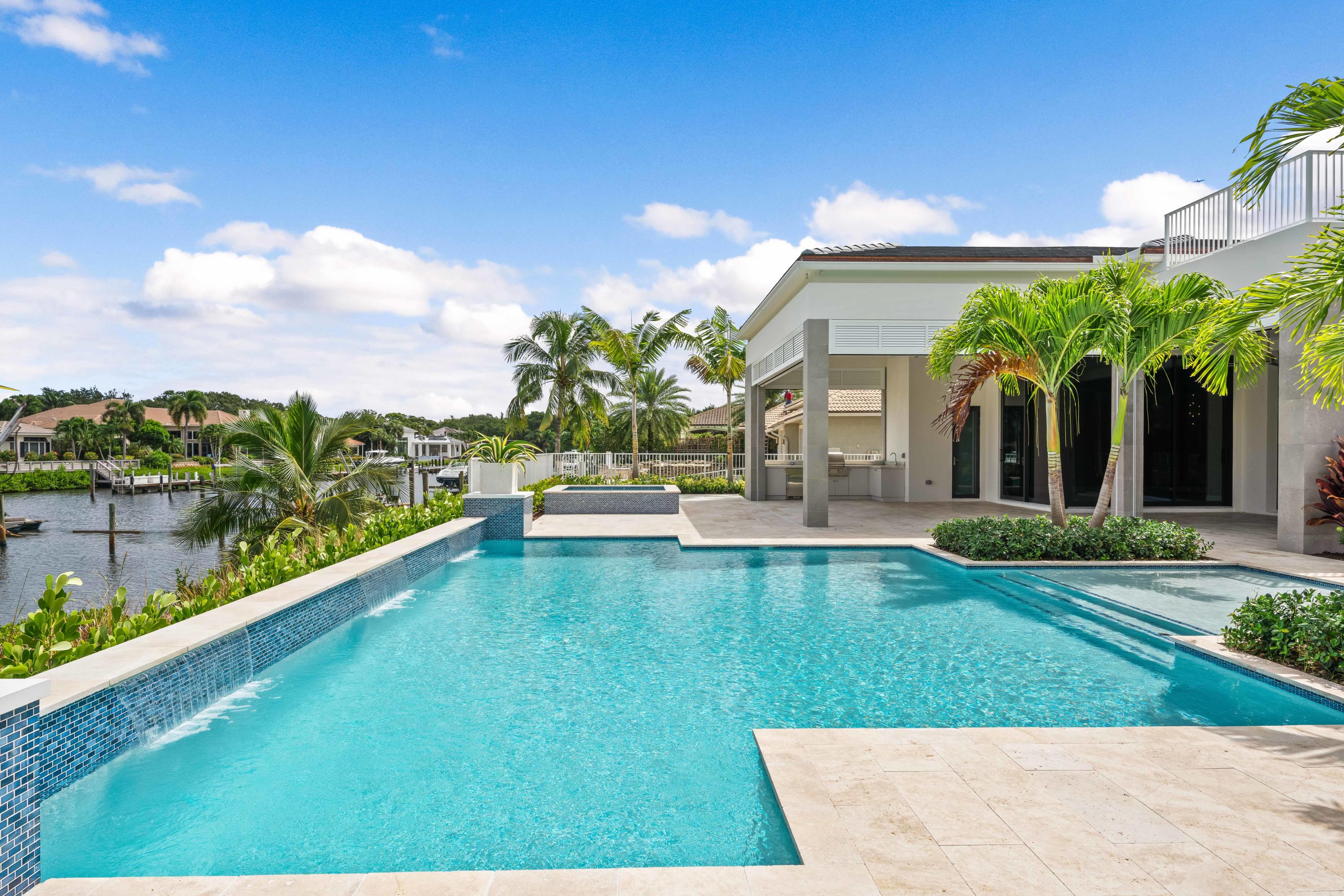 ADMIRALS COVE - Residential