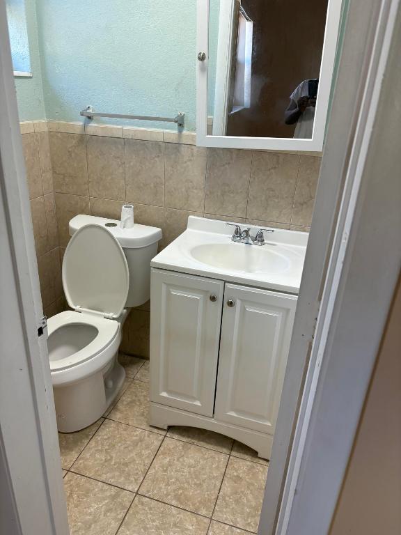 ORIOLE ESTATES SEC 3 - Residential Lease