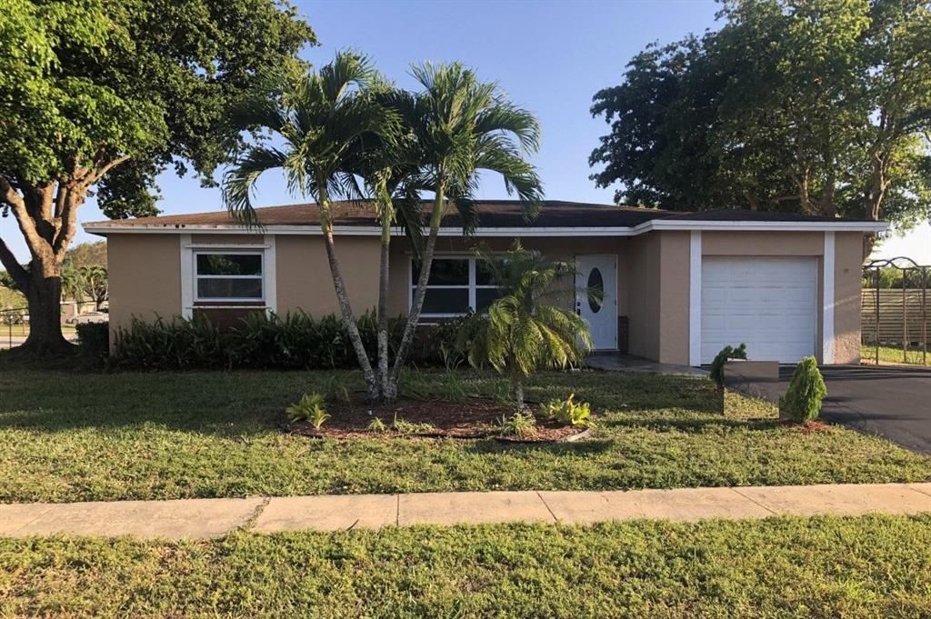 Photo of 4560 Addison Street St, Boca Raton, FL 33428 (MLS # R10709303)