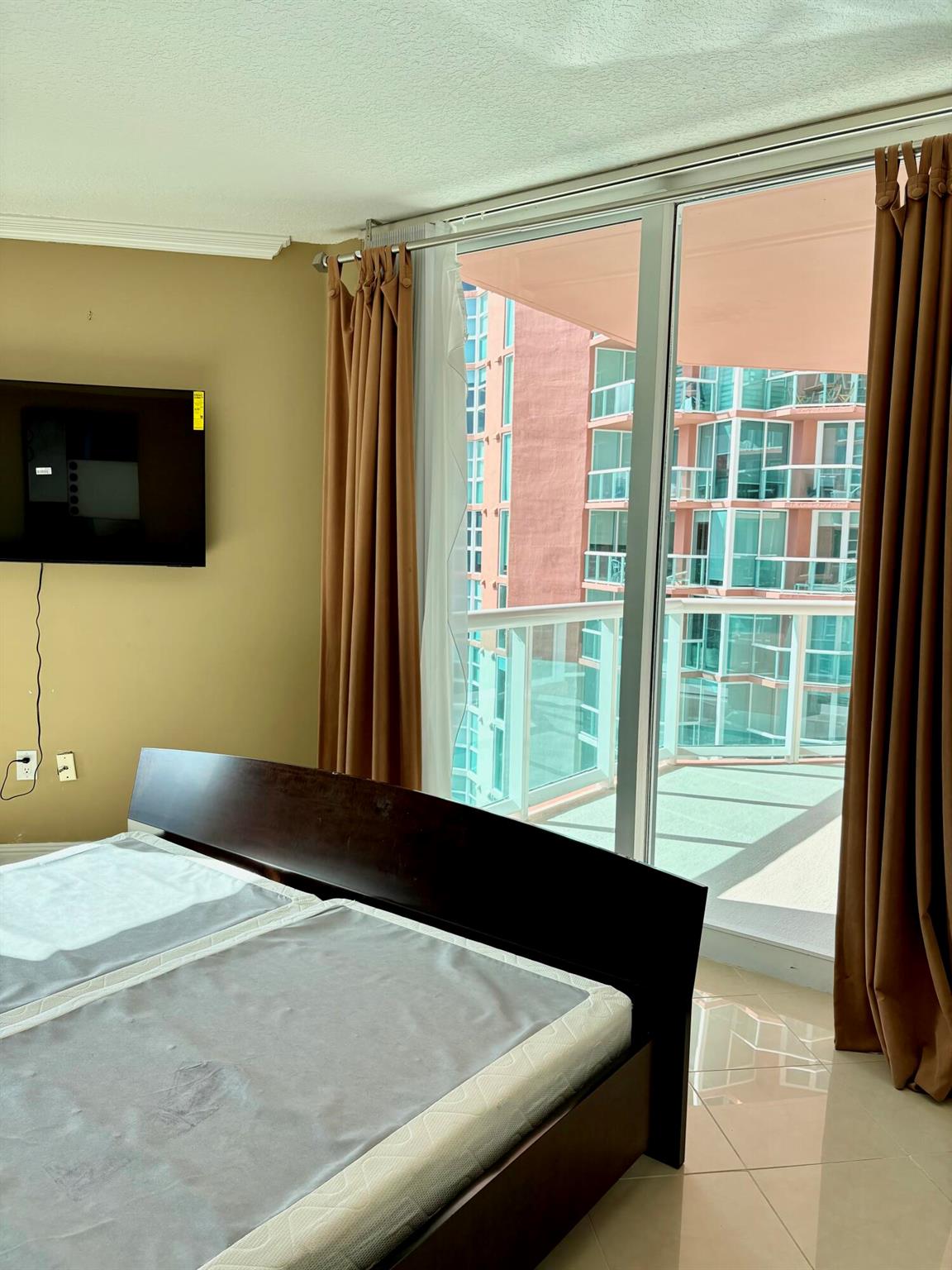 100 HIDDEN BAY CONDO - Residential Lease