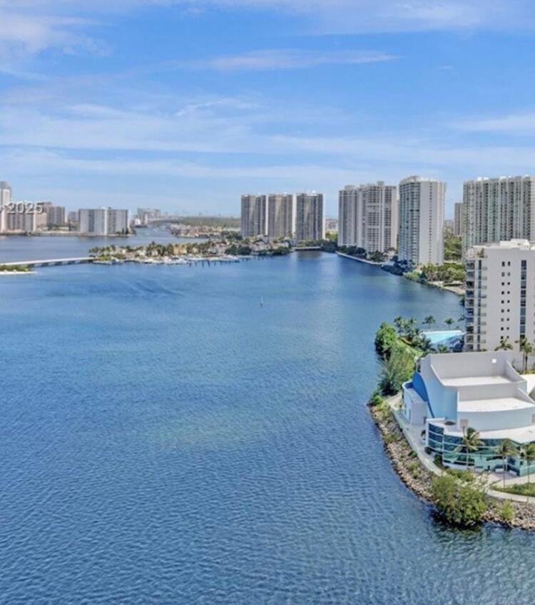 100 HIDDEN BAY CONDO - Residential Lease
