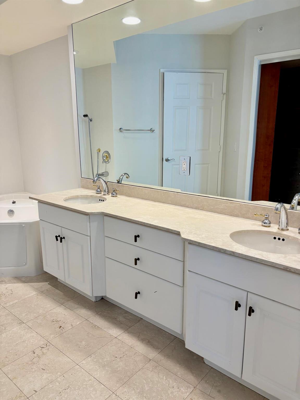 100 HIDDEN BAY CONDO - Residential Lease