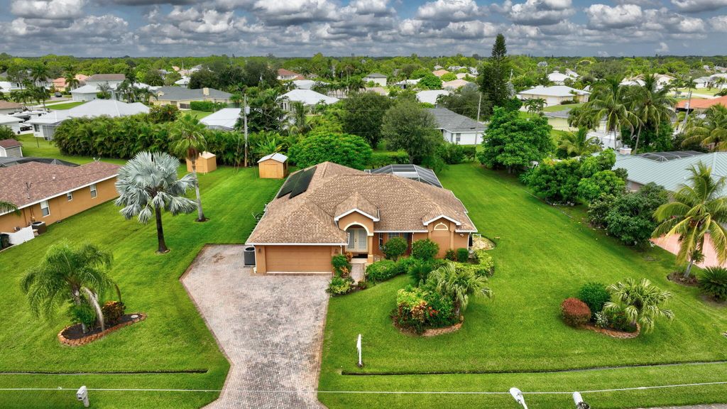 Photo of 152 SW Hawthorne Circle, Port Saint Lucie, FL 34953 (MLS # R11122810)