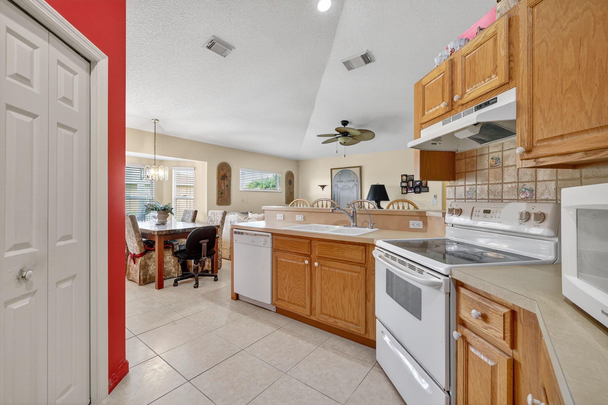 PORT ST LUCIE SECTION 37 - Residential