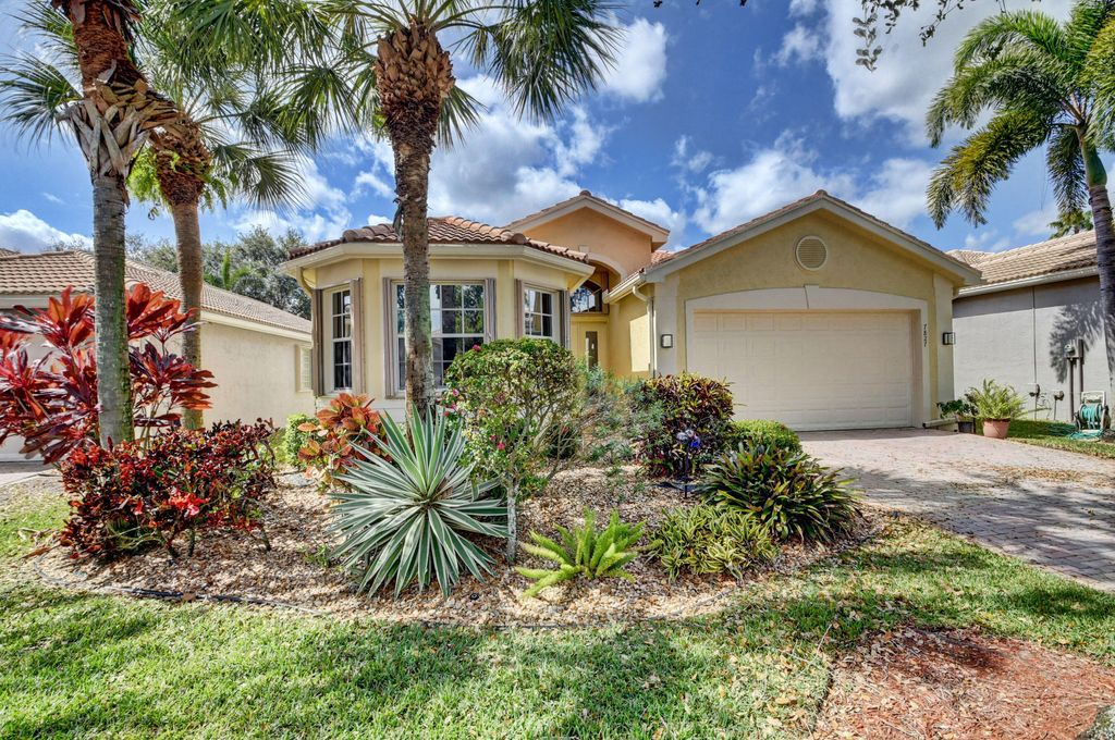 Photo of 7827 Sundial Harbor Point Pt, Lake Worth Beach, FL 33467 (MLS # R10778310)