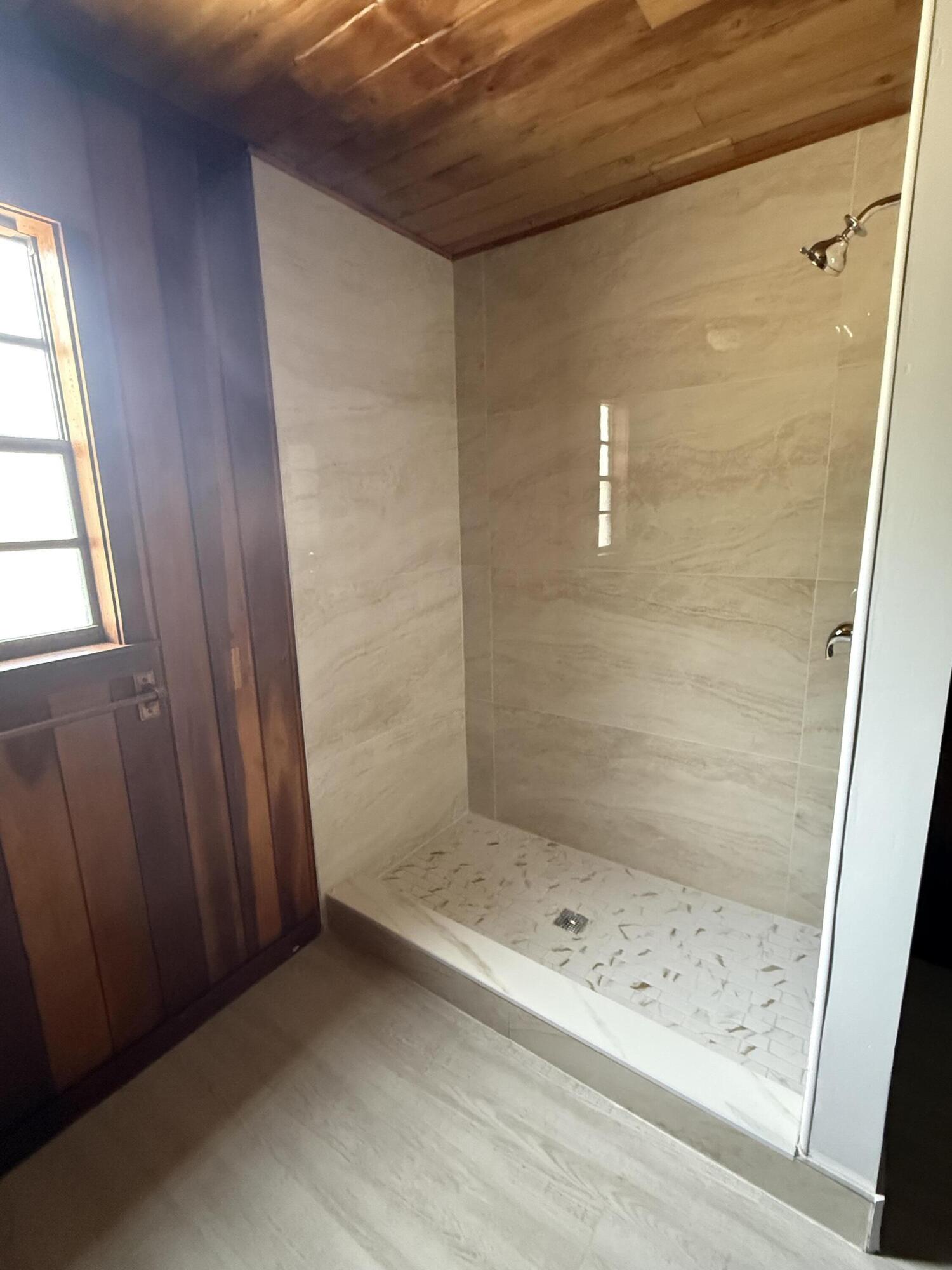 LAKE ECHO - Residential Lease