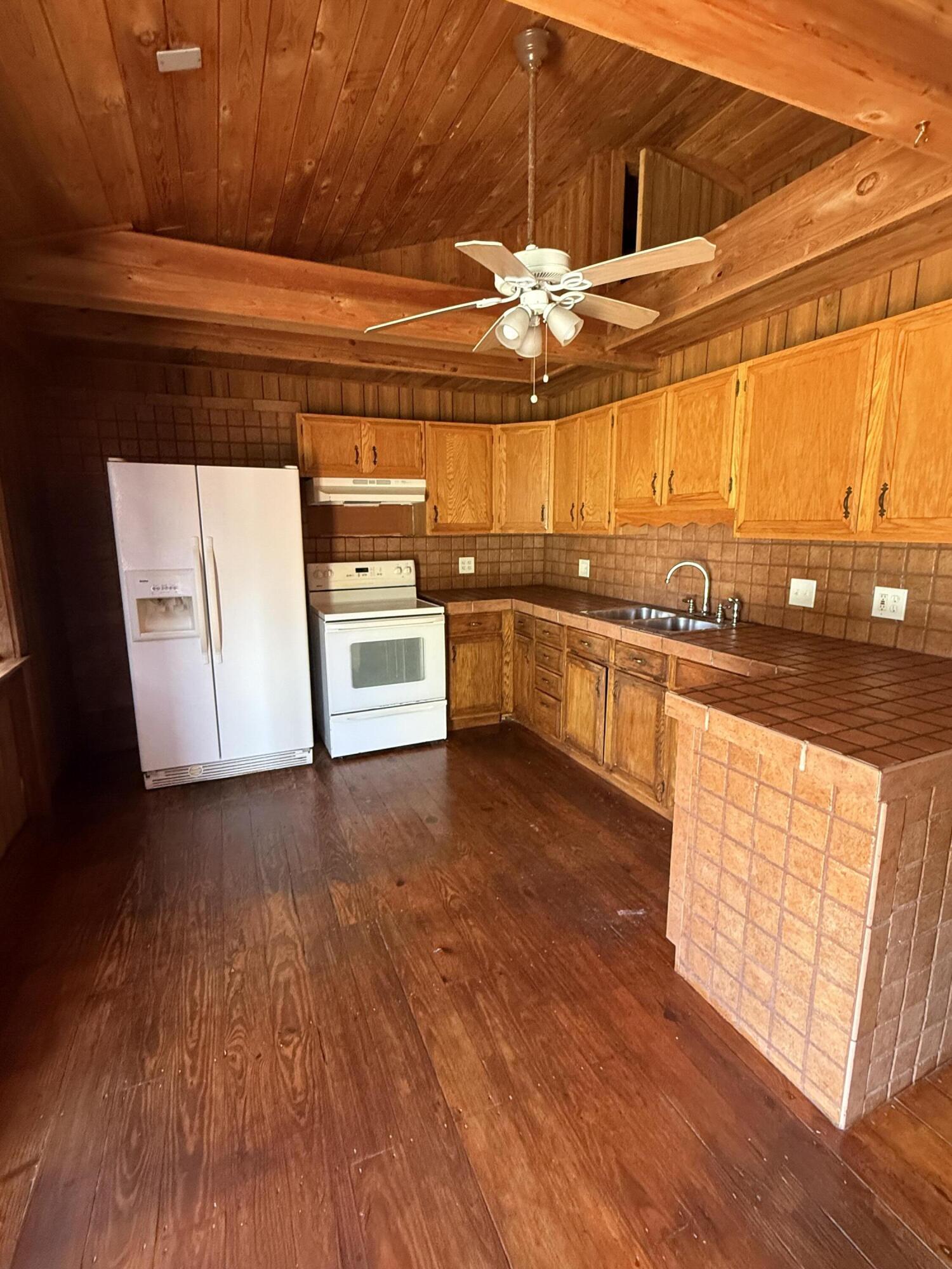 LAKE ECHO - Residential Lease