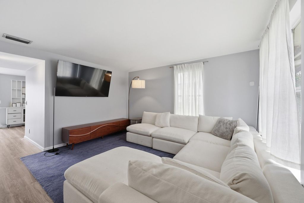 Photo of 218 Old English Drive, Jupiter, FL 33458 (MLS # B26011549)