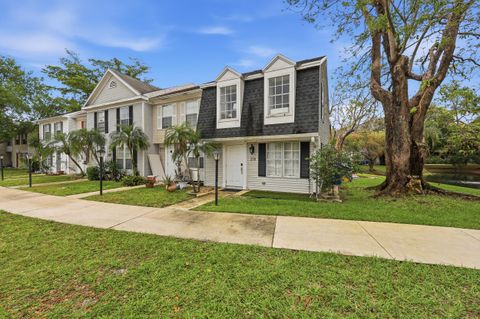 Photo of 218 Old English Drive, Jupiter, FL 33458 (MLS # B26011549)