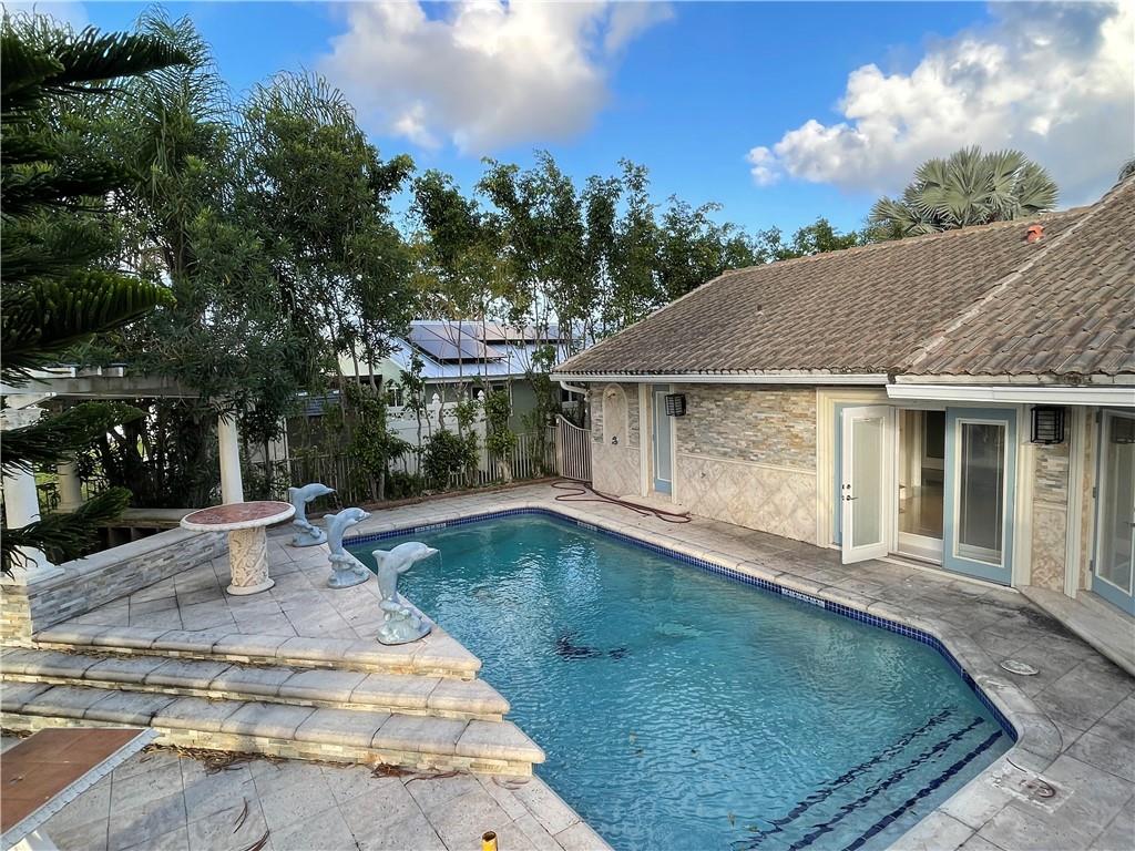 Crystal Heights 80-48 B - Residential