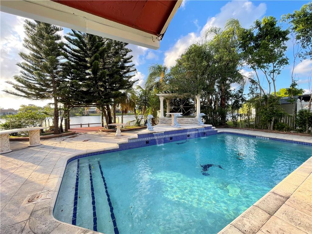 Crystal Heights 80-48 B - Residential