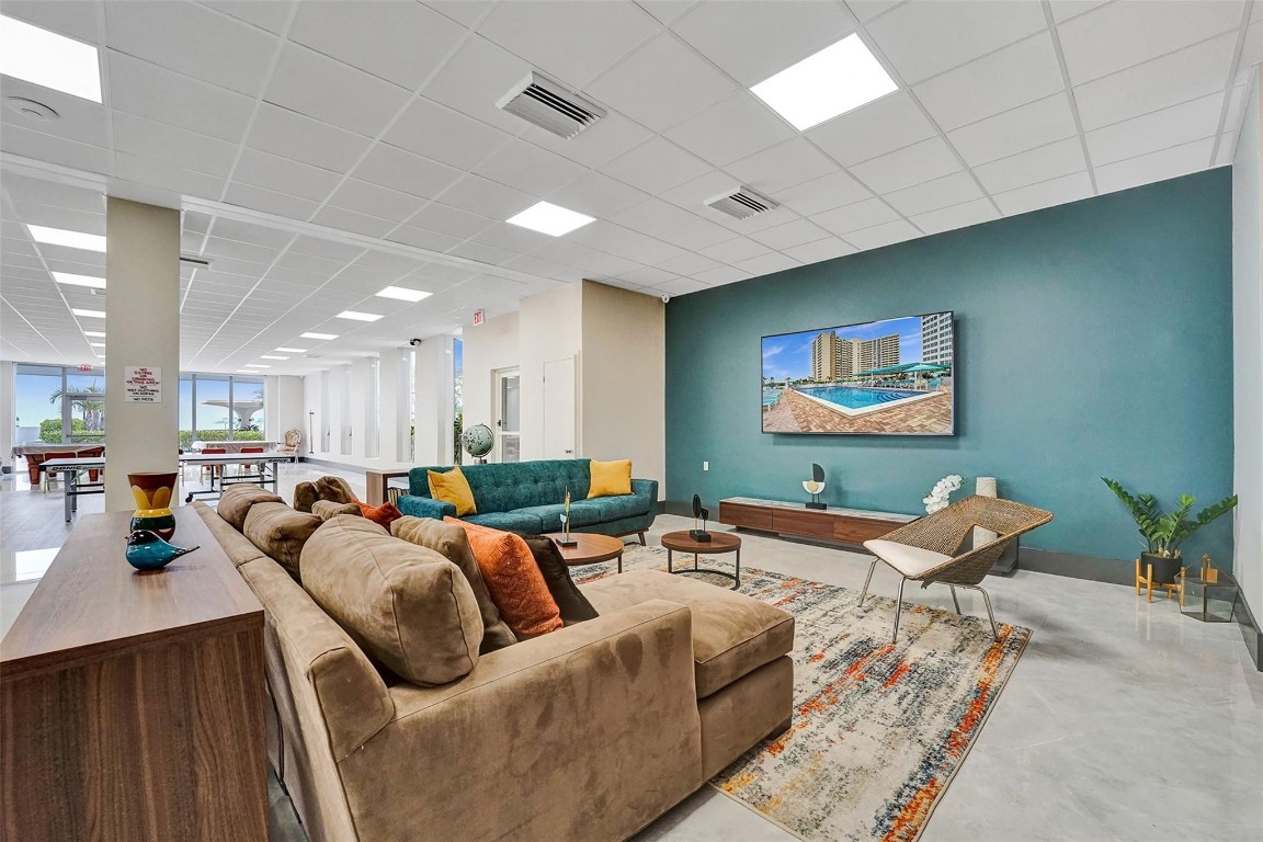 PARKER TOWERS - Residential