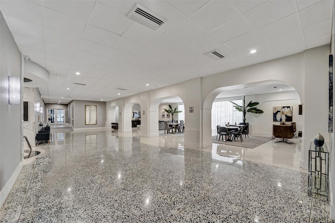 PARKER TOWERS - Residential