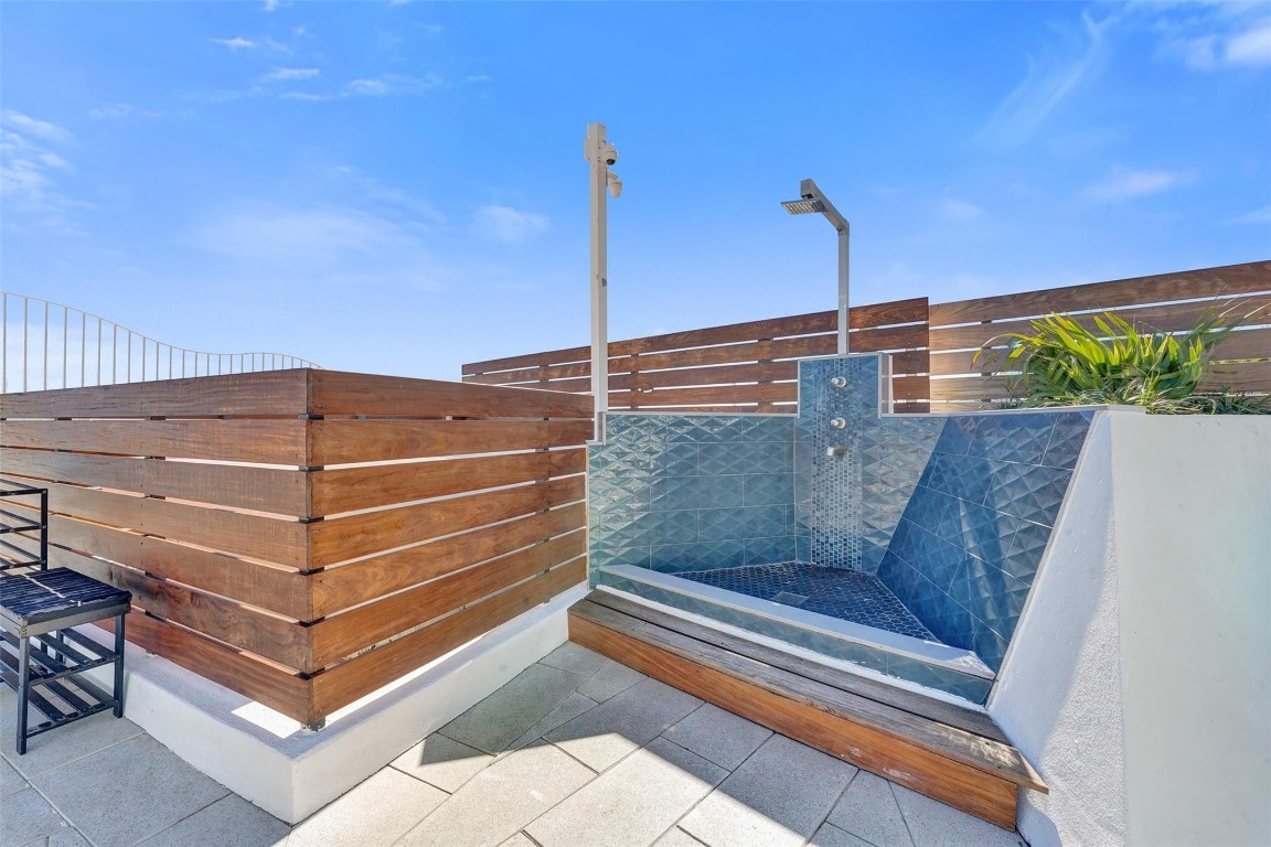 PARKER TOWERS - Residential