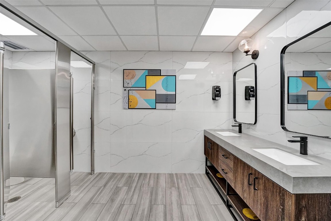 PARKER TOWERS - Residential