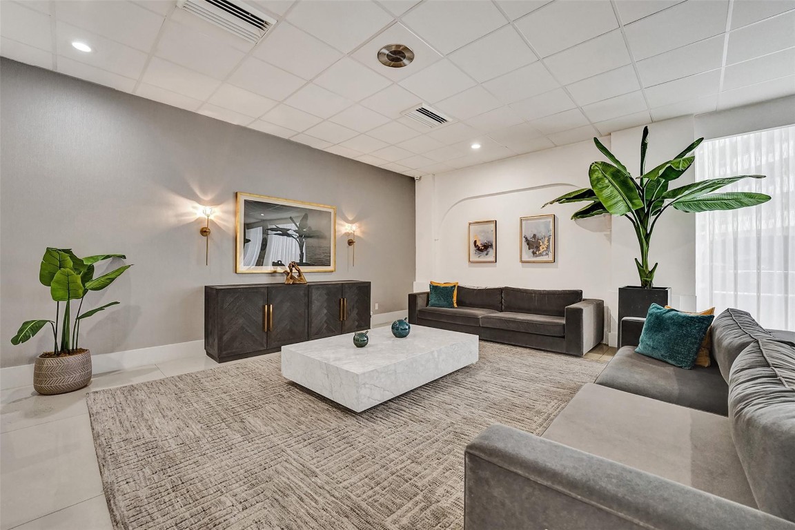 PARKER TOWERS - Residential