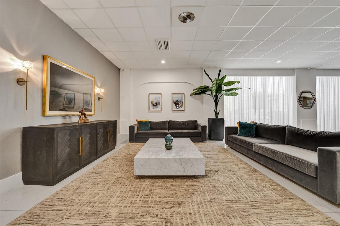 PARKER TOWERS - Residential