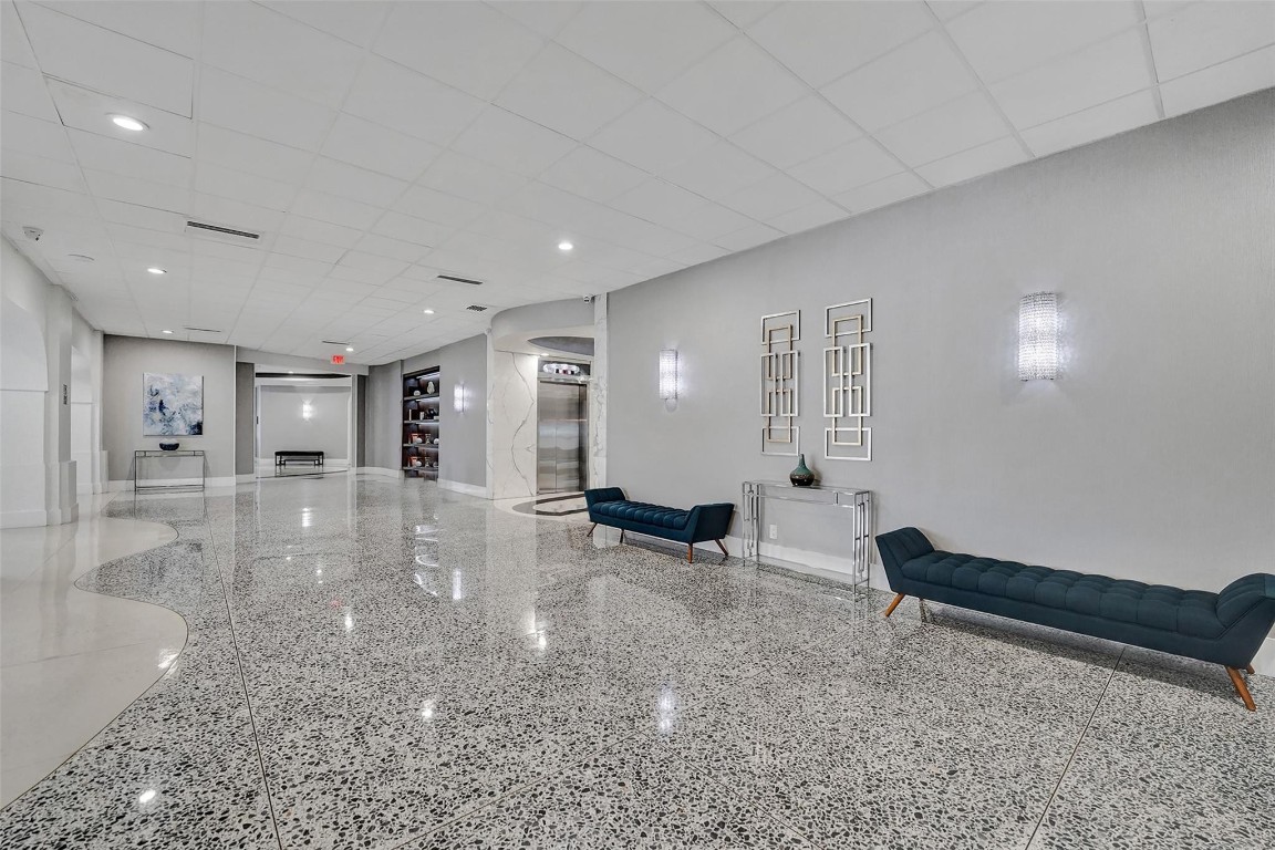 PARKER TOWERS - Residential