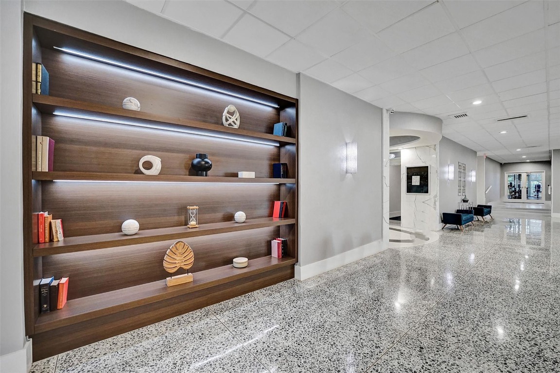 PARKER TOWERS - Residential