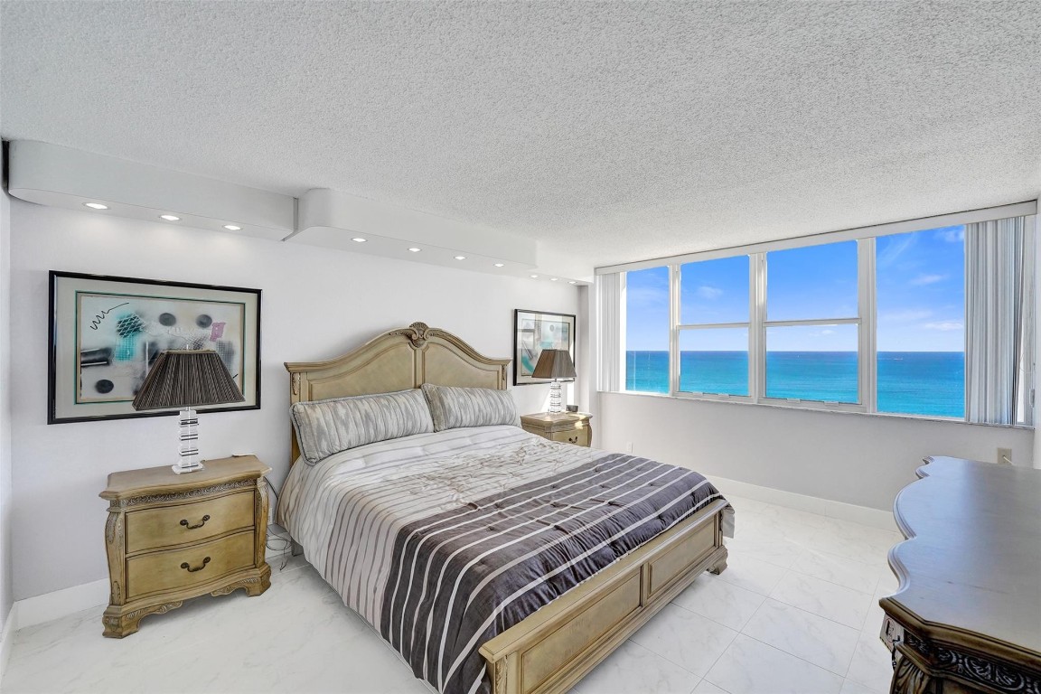 PARKER TOWERS - Residential