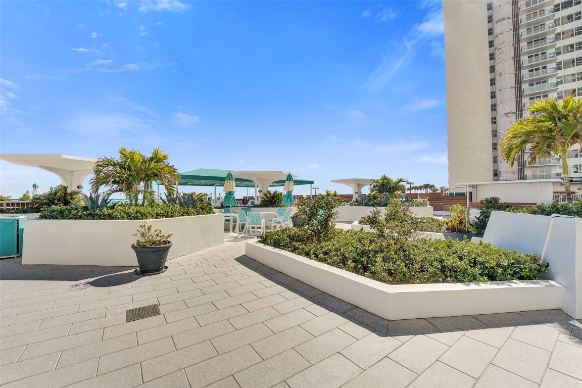 PARKER TOWERS - Residential