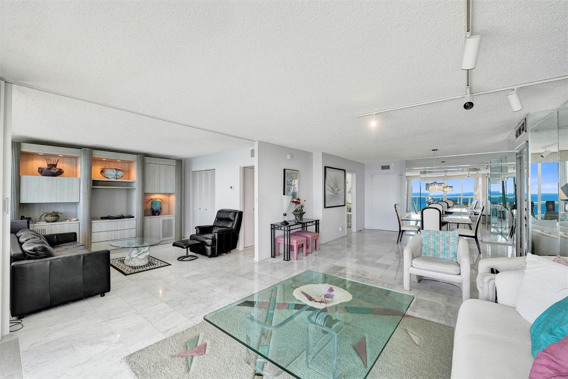 PARKER TOWERS - Residential