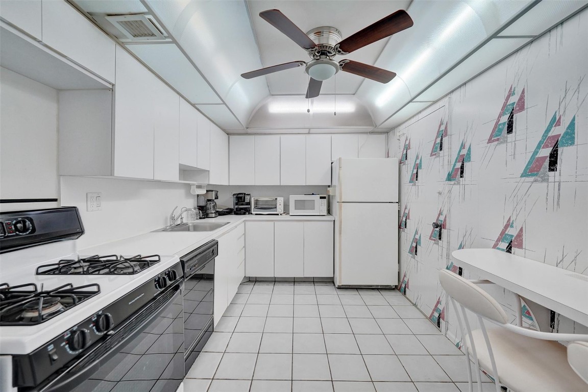 PARKER TOWERS - Residential