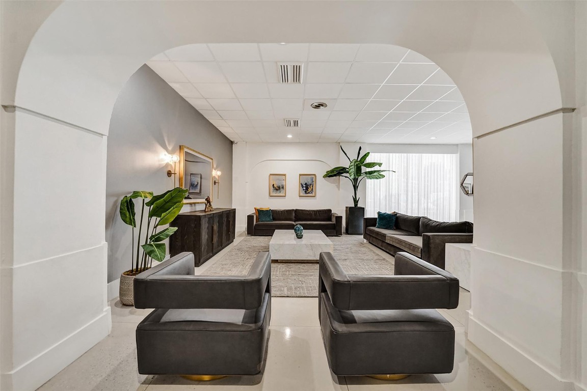 PARKER TOWERS - Residential