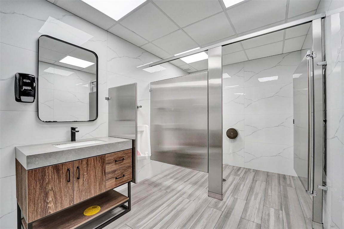 PARKER TOWERS - Residential