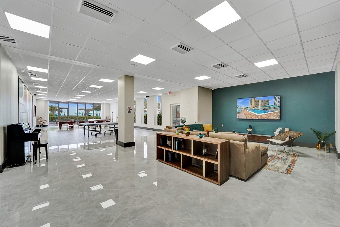 PARKER TOWERS - Residential