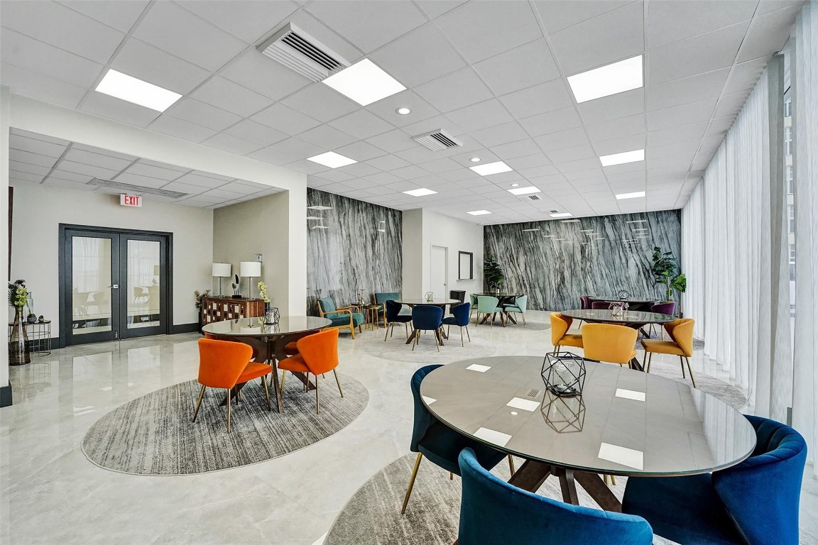 PARKER TOWERS - Residential