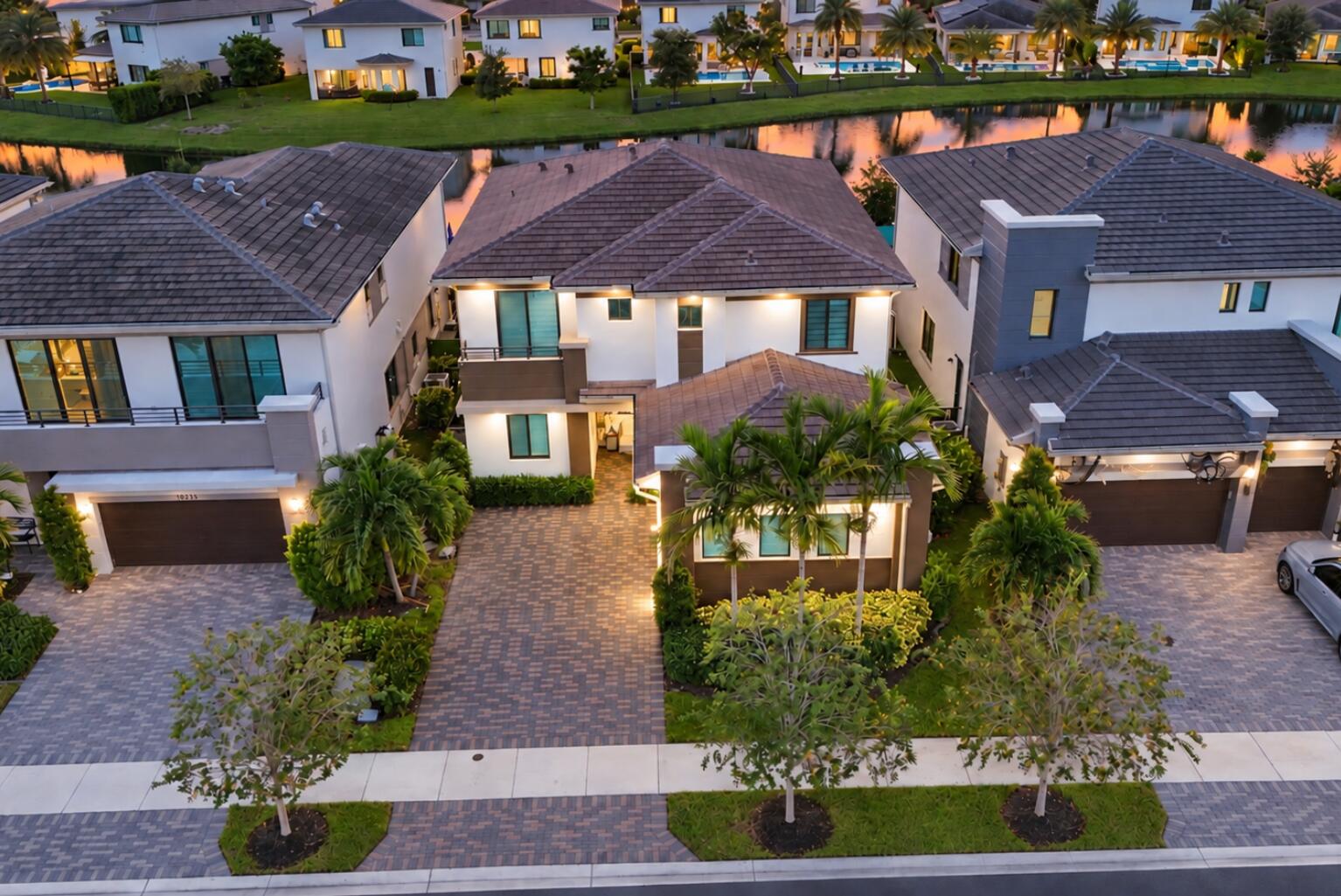 10733 AQUA Court
