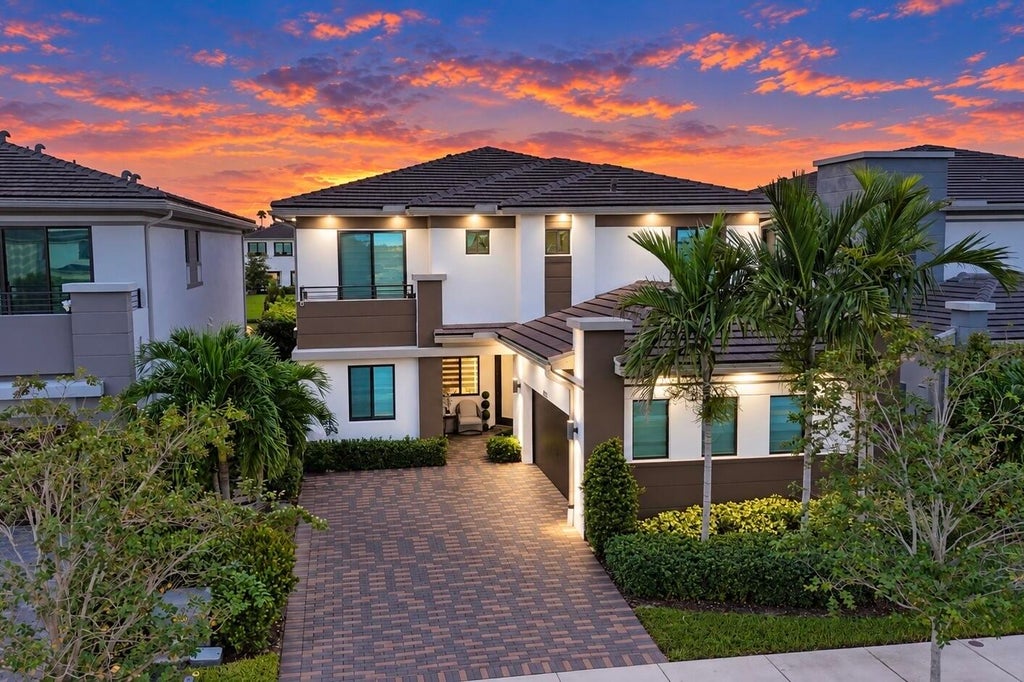 Photo of 10733 AQUA Court, Parkland, FL 33076 (MLS # B26084304)