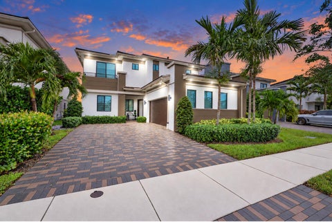 Photo of 10733 AQUA Court, Parkland, FL 33076 (MLS # B26084304)