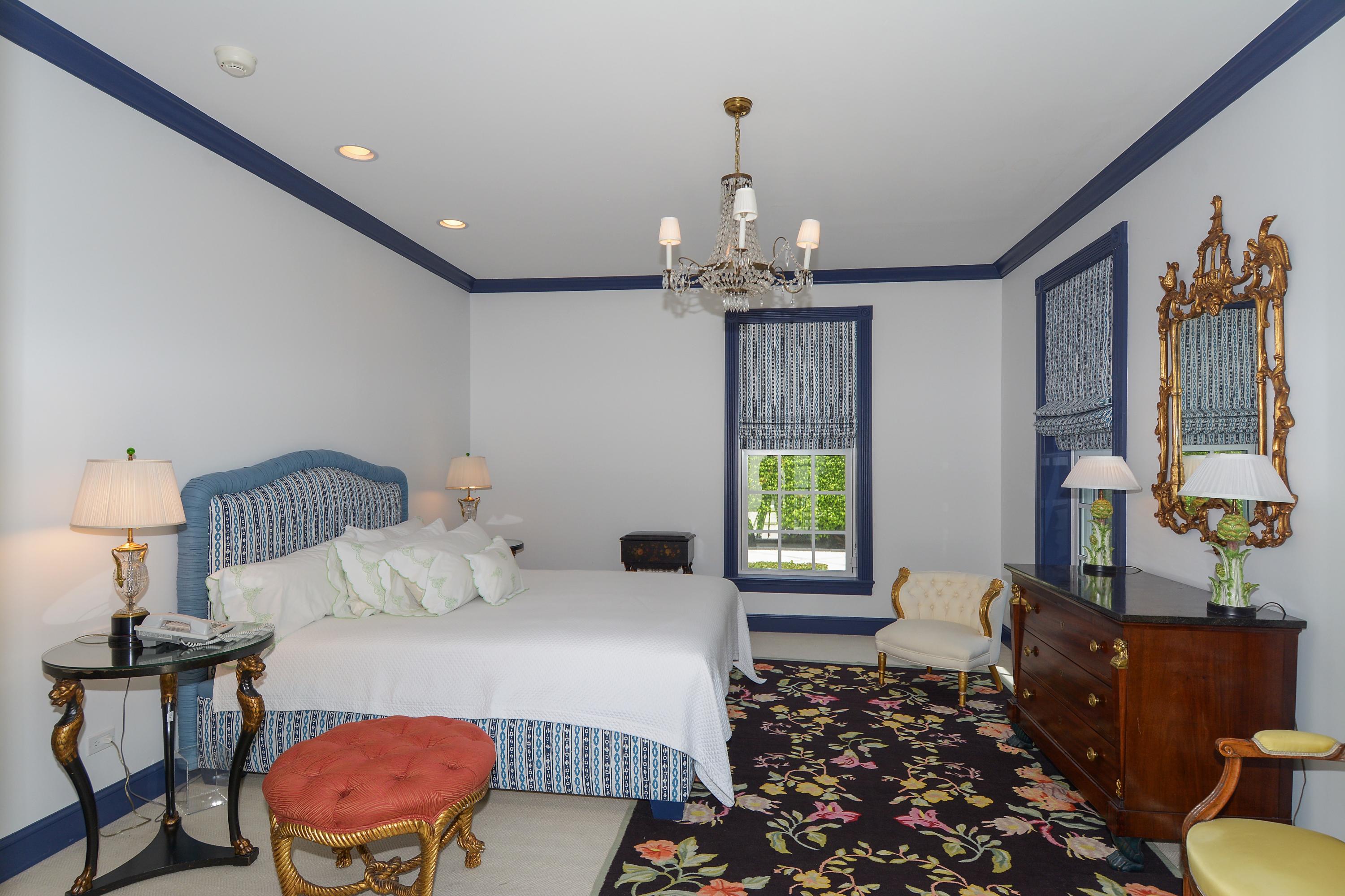 JAMAICA LANE IN - Residential