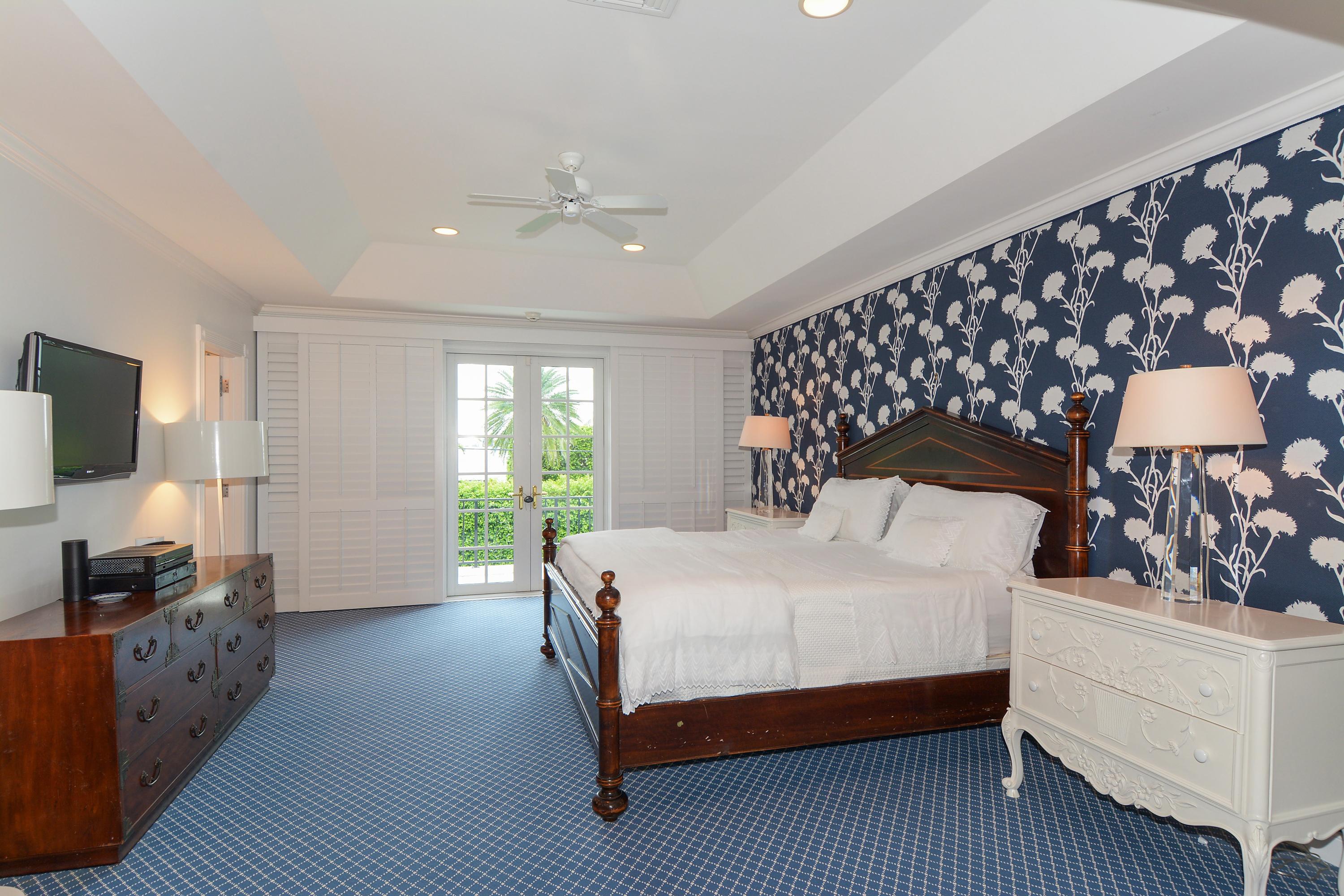 JAMAICA LANE IN - Residential